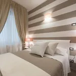 La Bonheur, Terre Marine לינה וארוחת בוקר 3*